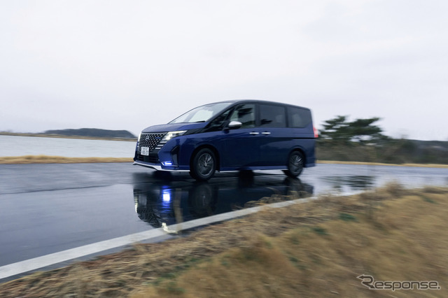 日産『セレナ AUTECH マルチベッド』
