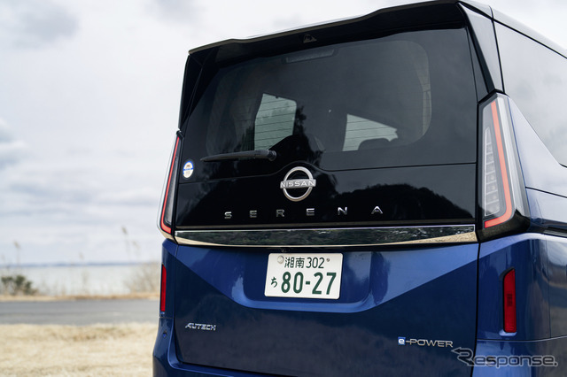 日産『セレナ AUTECH マルチベッド』