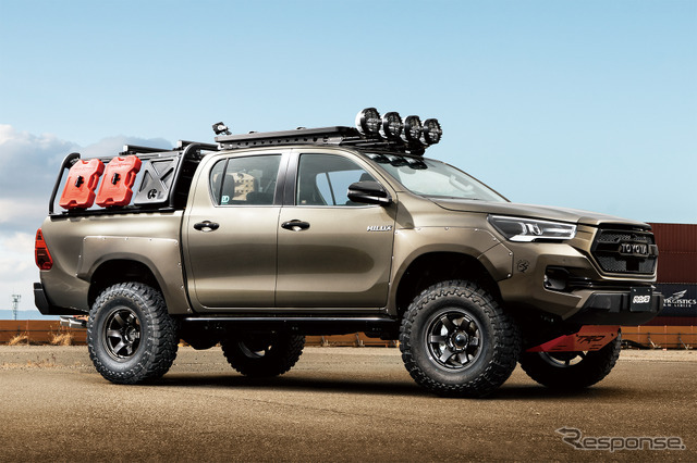 gramLIGHTS 57DR-X × TOYOTA HILUX