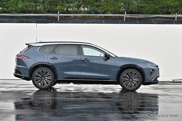 トヨタ クラウンエステート（PHEV）
