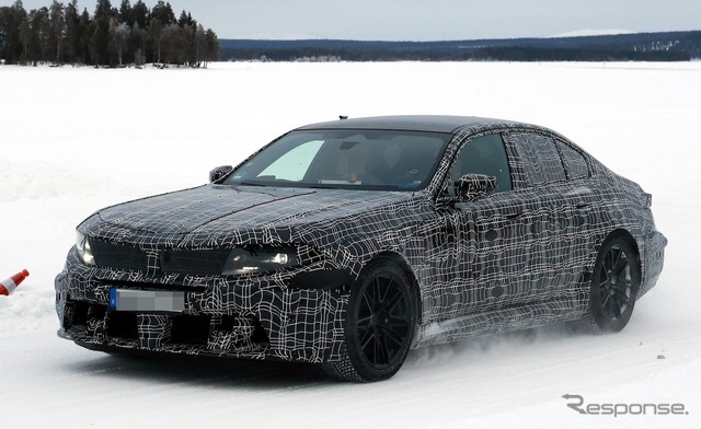 BMW M5セダン 改良新型のプロトタイプ