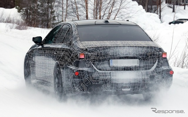 BMW M5セダン 改良新型のプロトタイプ