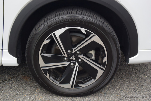 タイヤは225/55R18サイズのブリヂストン「エコピア H/L422 Plus」
