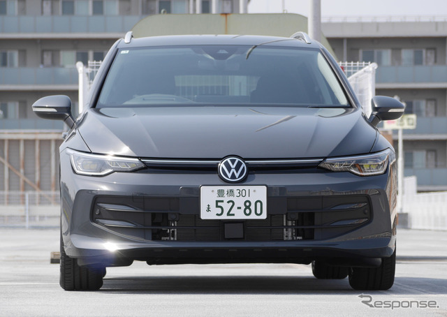 VW ゴルフヴァリアント eTSI アクティブ
