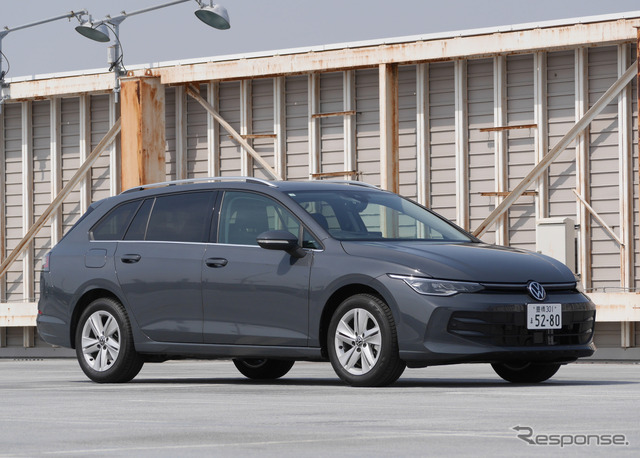 VW ゴルフヴァリアント eTSI アクティブ