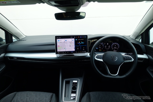 VW ゴルフヴァリアント eTSI アクティブ