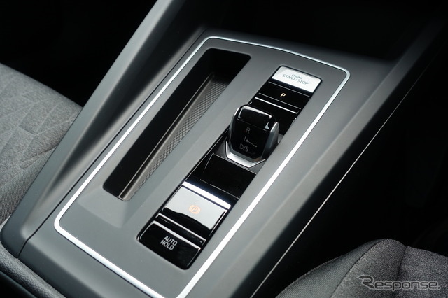 VW ゴルフヴァリアント eTSI アクティブ