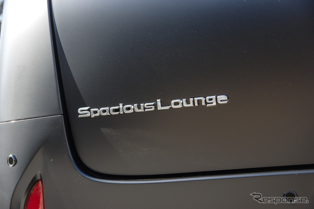 トヨタ アルファード「Spacious Lounge」（内装ブラック、HEV）