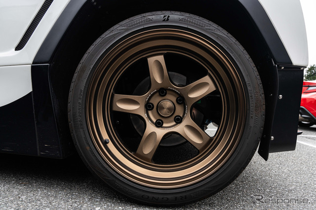 TOYOTA GRヤリス × ボルクレーシング 21C…レイズファンミーティング2025