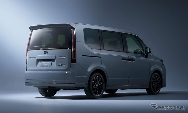 ホンダ ステップワゴン e:HEV SPADA PREMIUM LINE BLACK EDITION