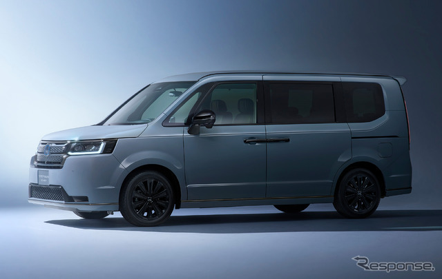 ホンダ ステップワゴン e:HEV SPADA PREMIUM LINE BLACK EDITION