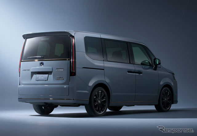 ホンダ ステップワゴン e:HEV SPADA PREMIUM LINE BLACK EDITION