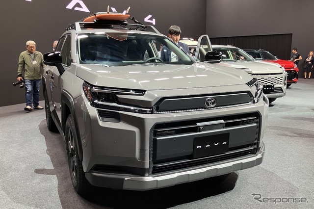 トヨタ RAV4 新型（Woodland。Adventureの北米仕様）