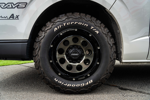 TOYOTA ハイエース × チームデイトナ D9／M9＋