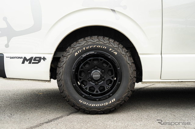 TOYOTA ハイエース × チームデイトナ D9／M9＋