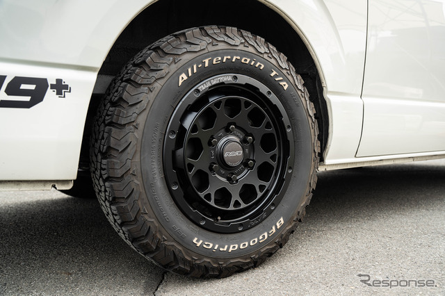 TOYOTA ハイエース × チームデイトナ D9／M9＋