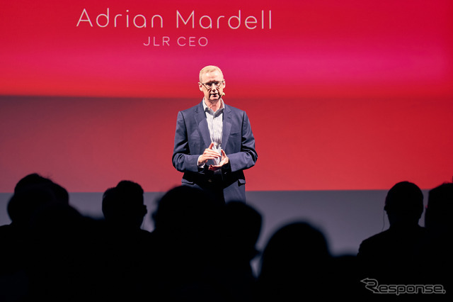 JLRのエイドリアン・マーデルCEO。今回が初来日で、スピーチを終えるとフォーミュラEの現場に向かった。