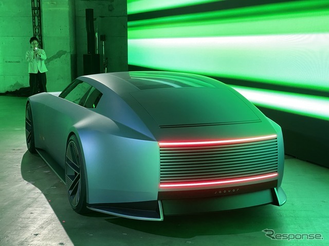 ジャガーTYPE 00