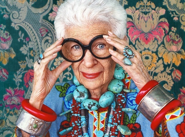 『アイリス・アプフェル！９４歳のニューヨーカー』　（C）IRIS APFEL FILM, LLC.