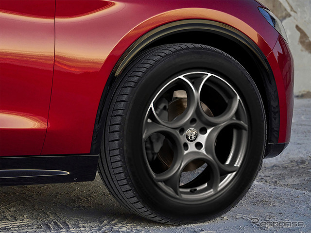 アルファロメオ ステルヴィオ 2.0 TURBO Q4 スプリント