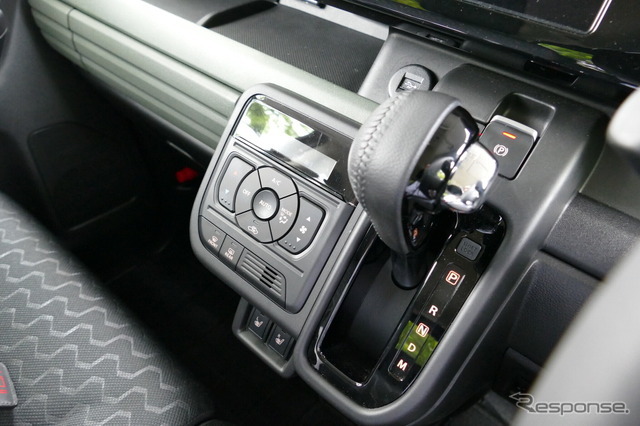 スズキ・スペーシアギア HYBRID XZターボ・2WD・CVT