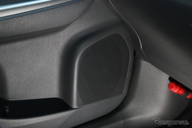 フロントスピーカーはユーザー時代にレジェーラで取り付けたモレルのマキシモ ウルトラ602。