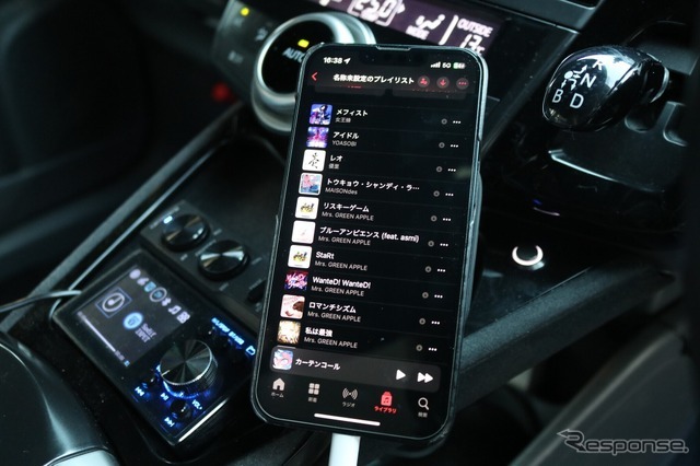 オーディオプレイヤーに用いるのはiPhone。DACを介してD/D変換した上でDSPに入力するシステムを構築した。