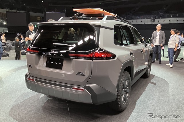 トヨタ RAV4 新型：Adventure