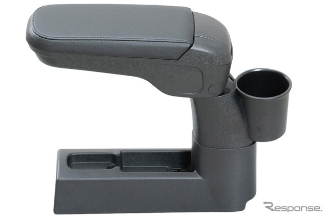 SEIWA・ダイハツ・ハイゼットカーゴ専用アームレストBタイプ（WA168）