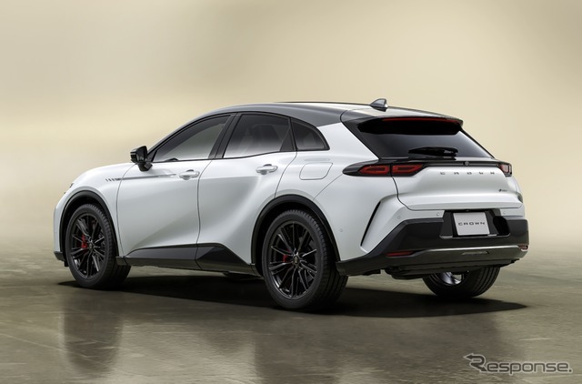 トヨタ クラウンスポーツ RS “THE 70th”