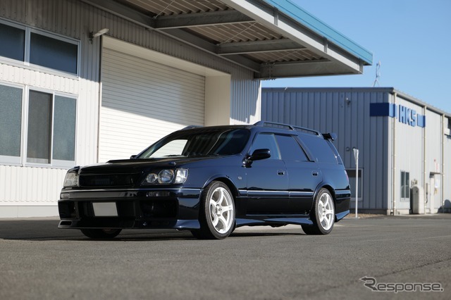 HKS ハイパーマックスS 日産・ステージア装着例 MT（出荷時車高・フロント：27mmダウン / リア：26mmダウン）