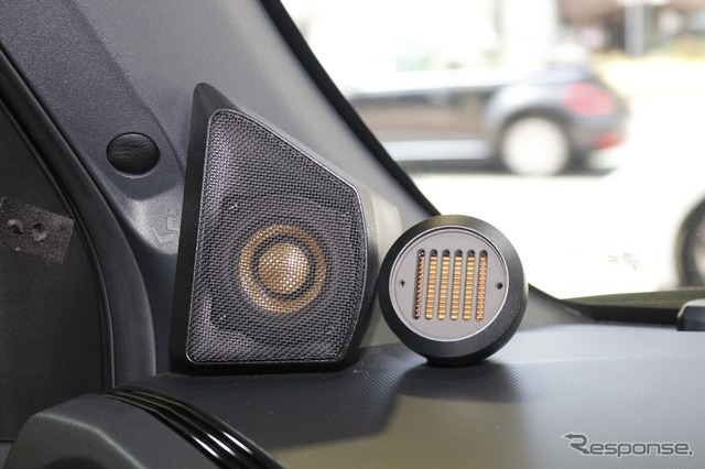 中高域スピーカーに用いられているのはエグレッタFS50（ツイーター）とソニックデザインUNIT-N55の組み合わせだ。