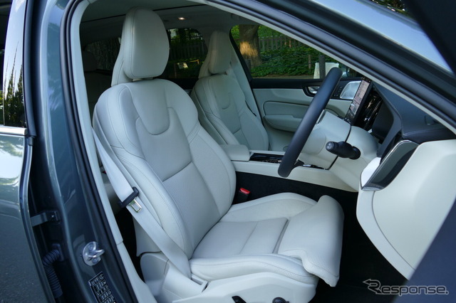 ボルボ XC60 Ultra B5 AWD