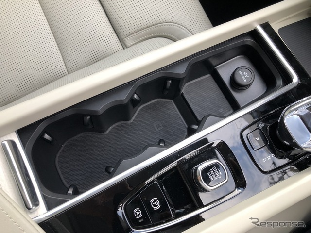 ボルボ XC60 Ultra B5 AWD