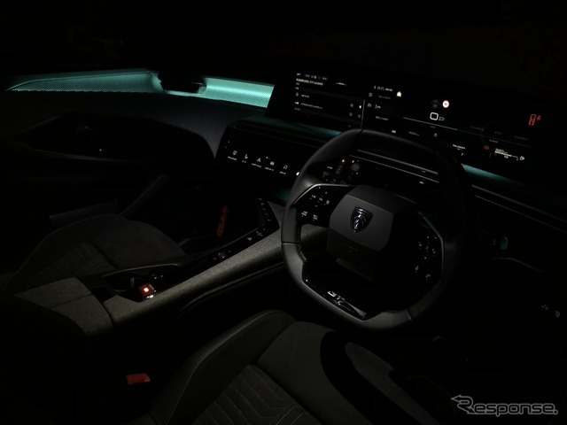 プジョー3008 GT HYBRID アルカンターラパッケージ