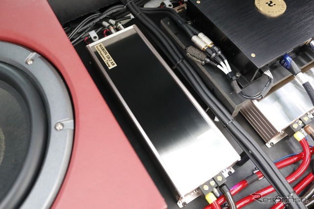 フロント3ウェイをマルチアンプシステムとする。パワーアンプにはサウンドサスペンションのMARON120.2を3台使う。