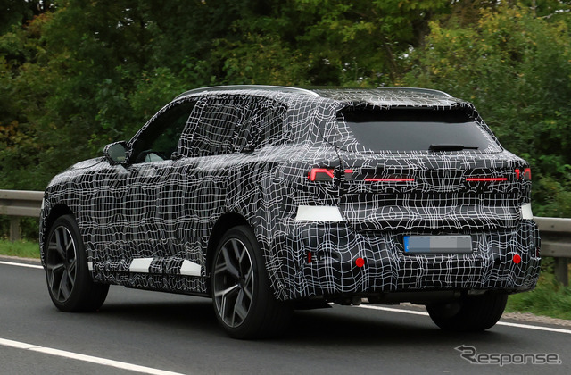 BMW iX5 次世代型のプロトタイプ