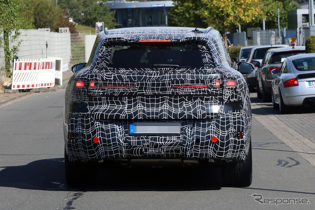 BMW iX5 次世代型のプロトタイプ