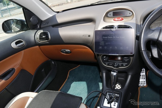 プジョー206CCが蘇る！ スピーカー交換＋サブウーファーで音質一新［car audio newcomer］by サウンドエボリューション ログオン後編