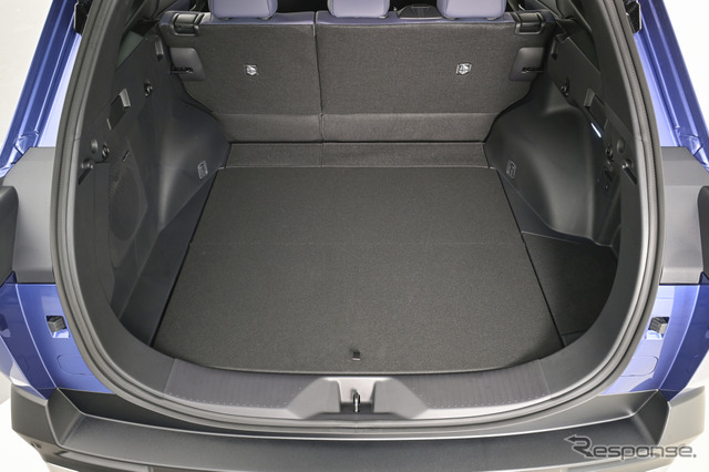 スバル・トレイルシーカー（日本仕様）