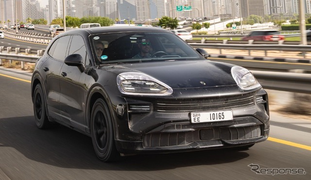 ポルシェ『カイエン』次期型のEVプロトタイプ