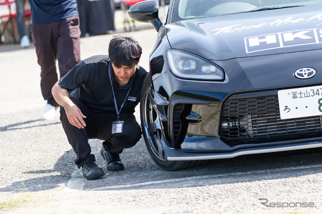 基準となる標準減衰力から締め、緩めと差を体感できる貴重な機会