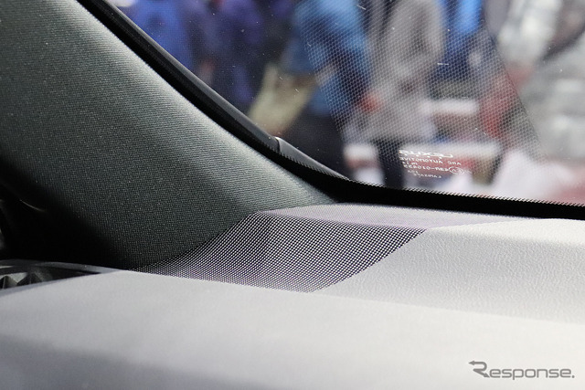 純正ツイーターの装着位置の一例。