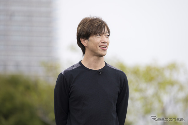 レーシングドライバー 立川 祐路さん