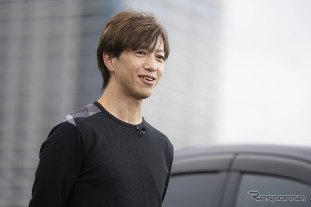 レーシングドライバー 立川 祐路さん