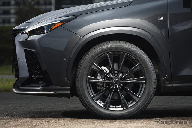 ドライ路面を走っていても性能持続性が高いので数シーズン使用する事が可能だ