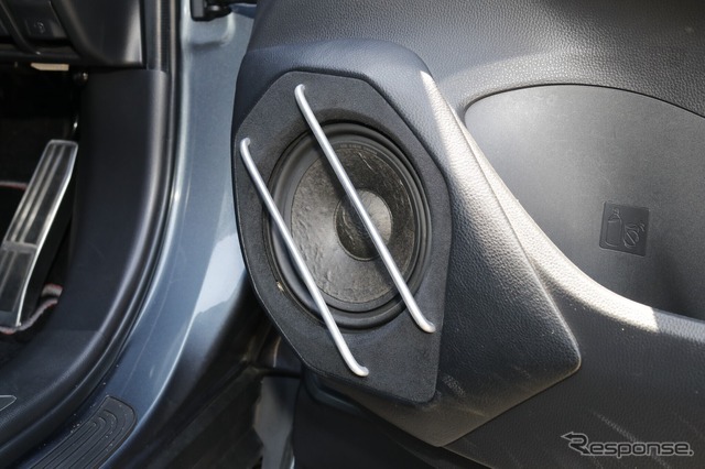 ミッドバスにはESBの16.5cmユニットであるESB8000シリーズ8.165をチョイスして深みのある中低音を引き出す。