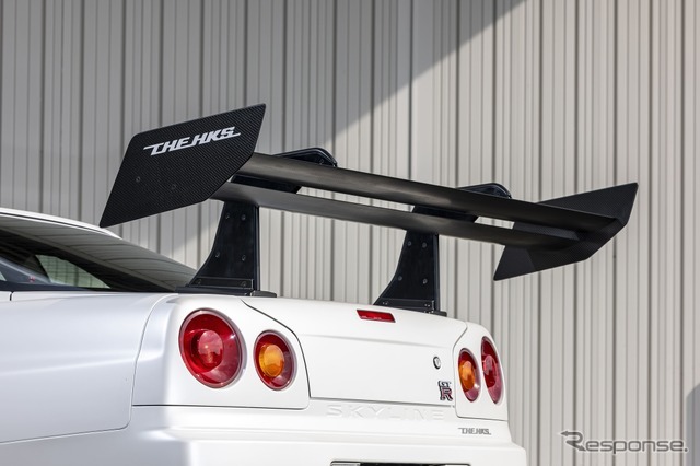 900馬力、9000万円の「THE HKS SスカイラインGT-R BNR34 Dimension Z」