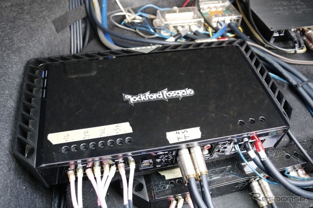 パワーアンプにはロックフォードのパワーシリーズをチョイス。軽快なサウンドを元気良く鳴らすのが狙いとなった。