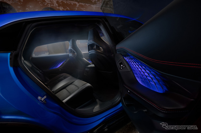 ダッジ『チャージャー スキャットパック』の4ドア